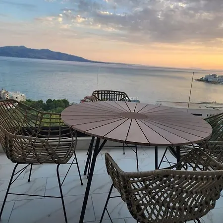 Apartament White 3 *