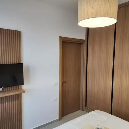Apartament White 3 *